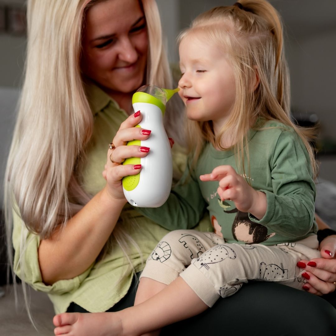 Vauvan tukkoisen nenän puhdistaminen Nosiboo Go -nenäimurilla